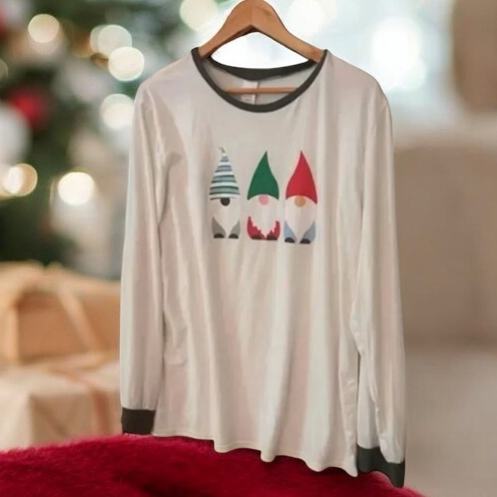 Women's White Gnome Graphic Long Sleeve Shirt Large
